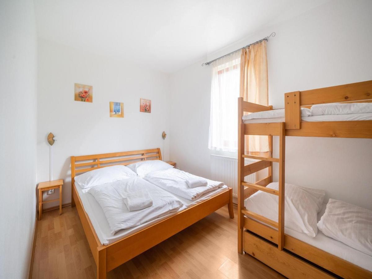 Comfortable Holiday Home In Lipno With Garden Lipno nad Vltavou Bagian luar foto